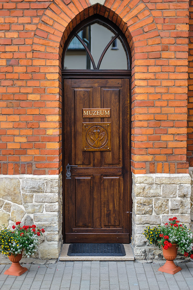 Drzwi -&ndash; Muzeum Si&oacute;str Serafitek
