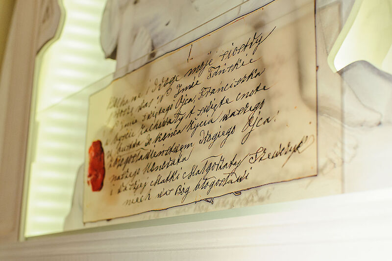 Tablica pamiątkowa druk UV na pleksi &ndash; Muzeum Si&oacute;str Serafitek